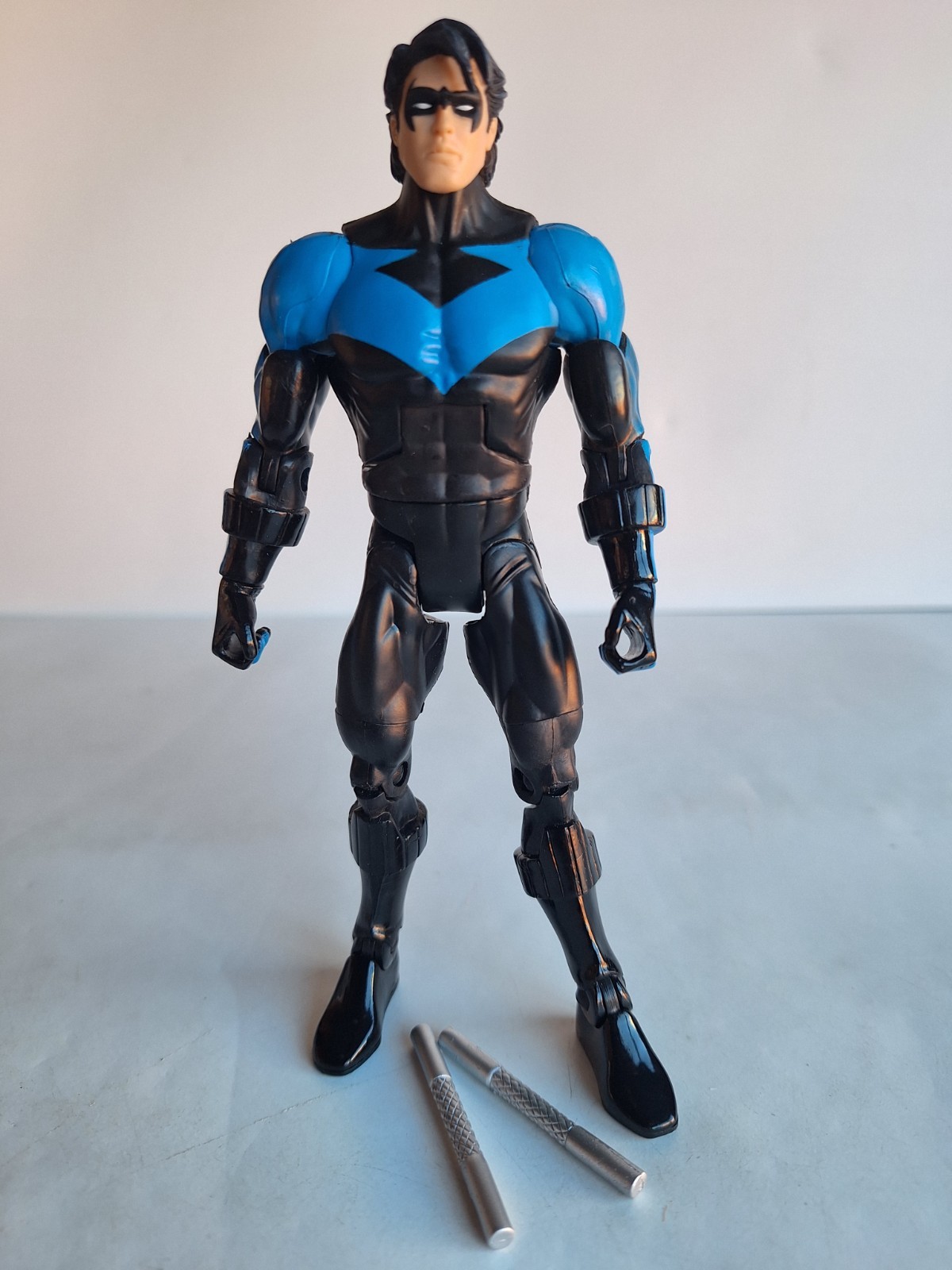 DC Universe Classics Nightwing With Weapons Read Description