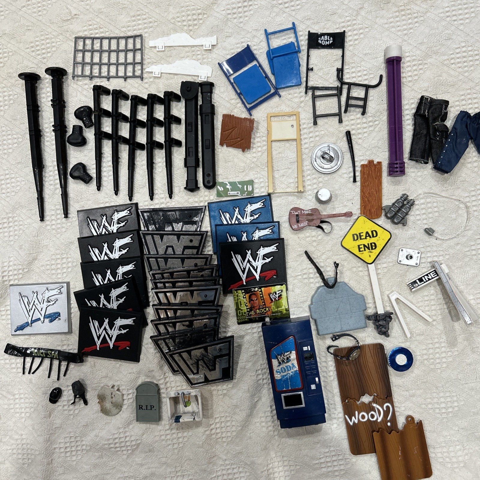 WWE WWF ELITE ACCESSORIES LOT LOOSE Belts, Pants, Stands,Chairs,soda Machine Ect