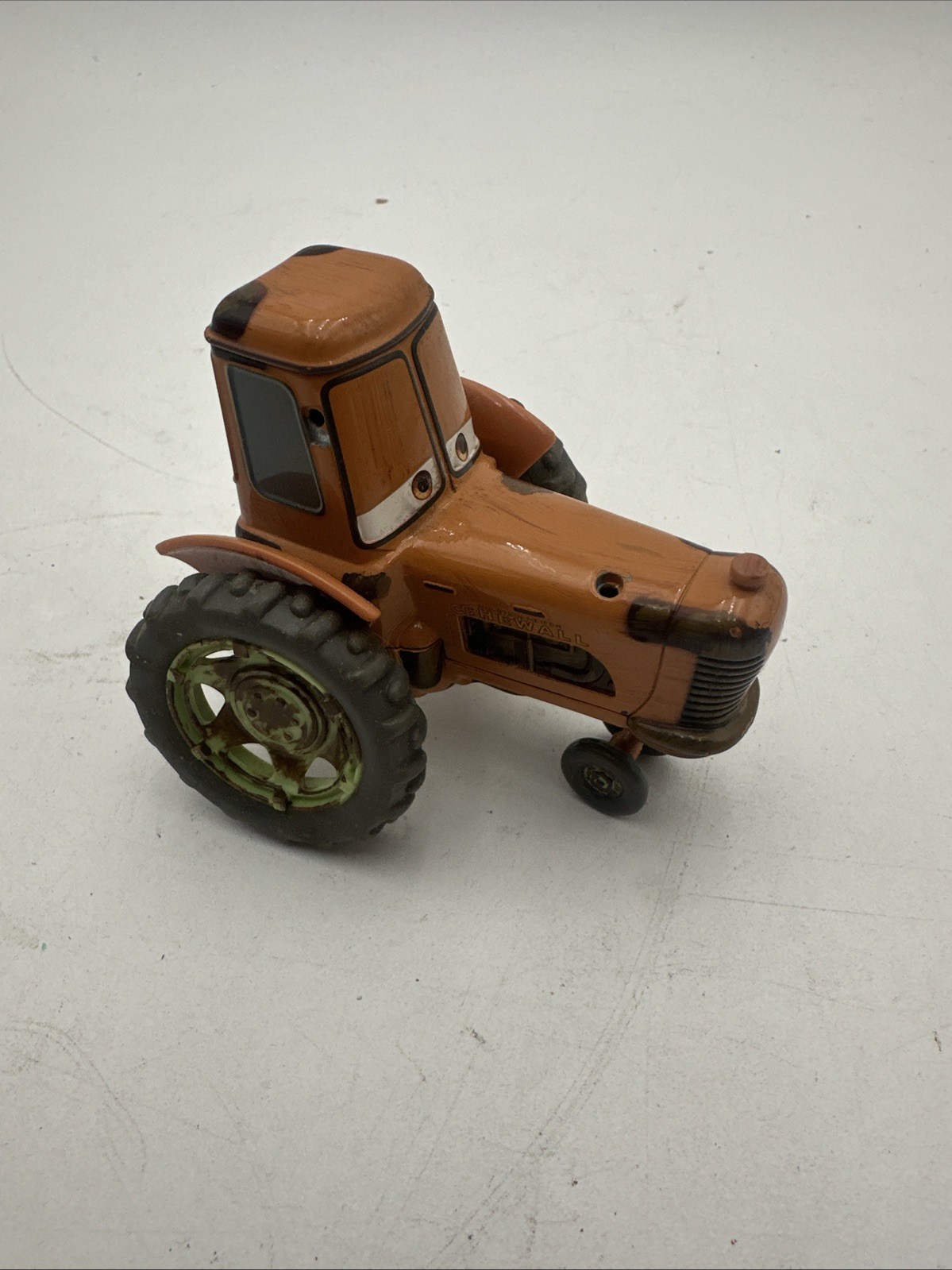 Disney Store Pixar World of Cars 1:43 Tractor Diecast Holstein Heifer CHEWALL 3&Prime;