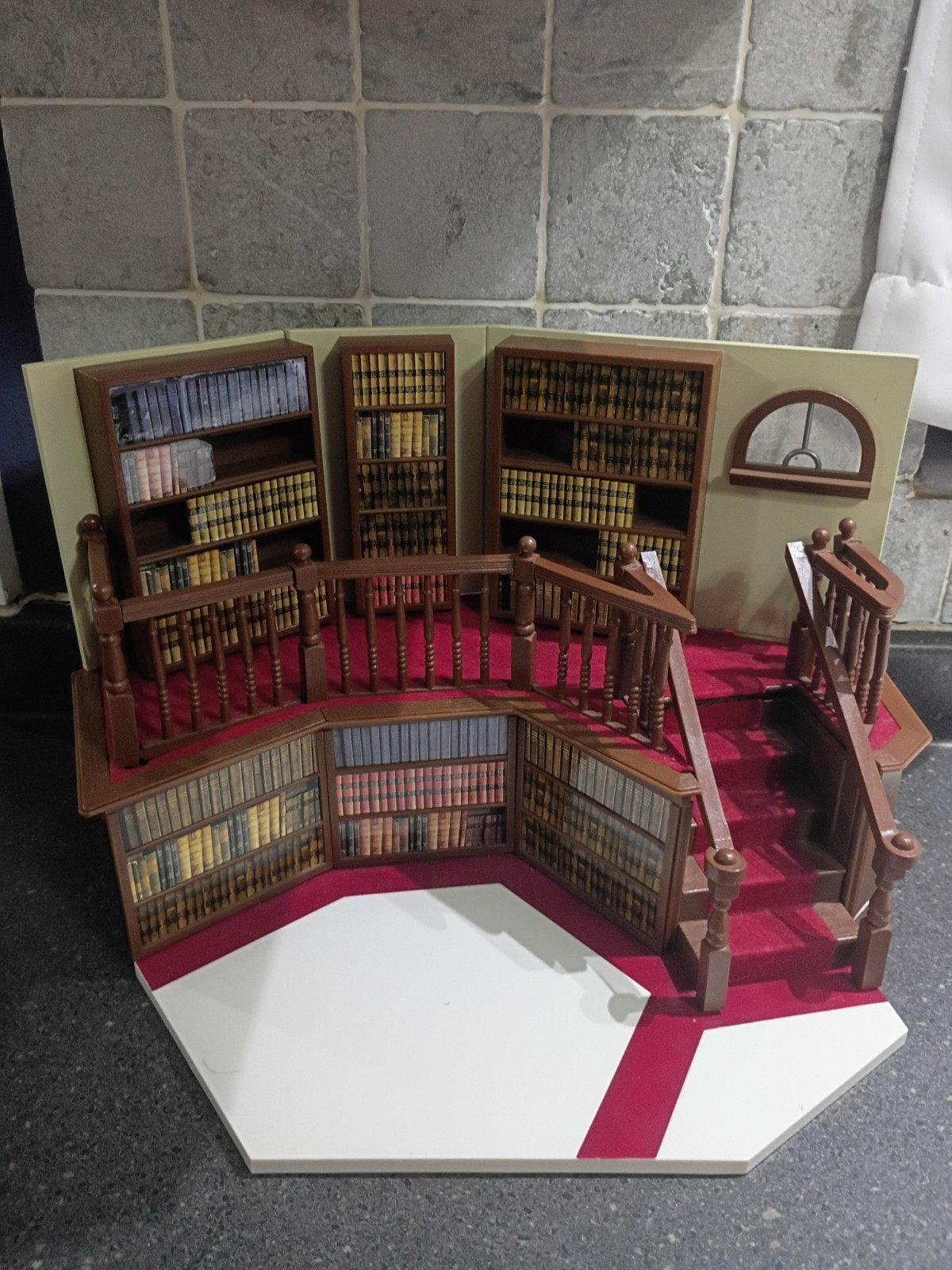 Buffy the Vampire Slayer Library Playset Diamond Select 1:12 Scale Diorama