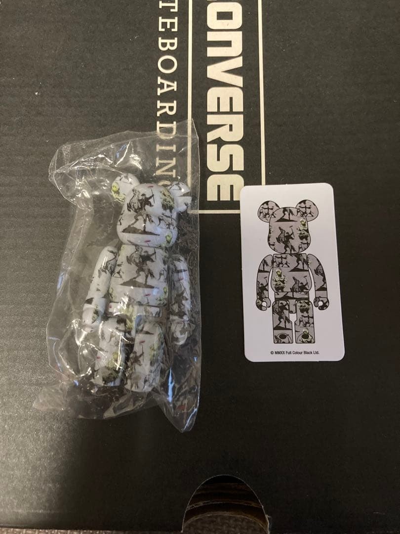 BE@RBRICK 100% Banksy