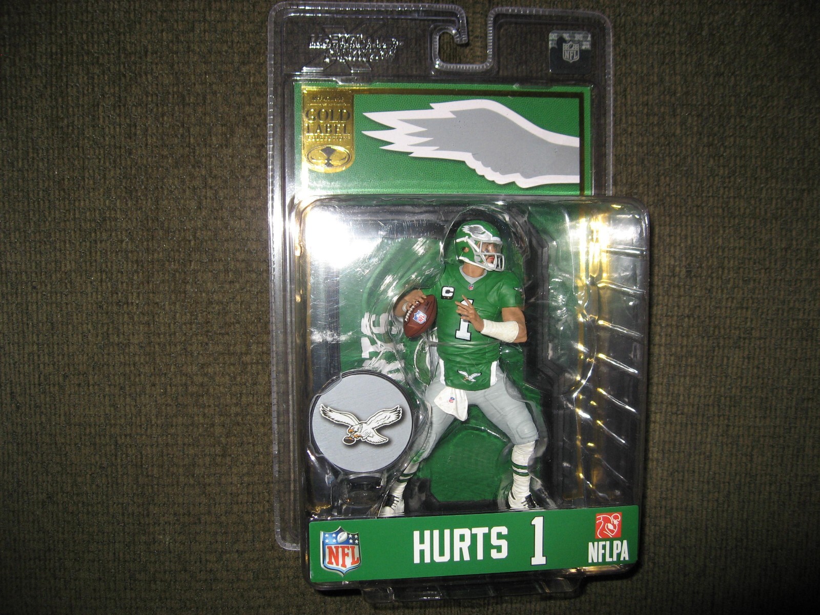 MINT McFarlane *gold* exclusive NFL Jalen Hurts eagles kelly green action figure