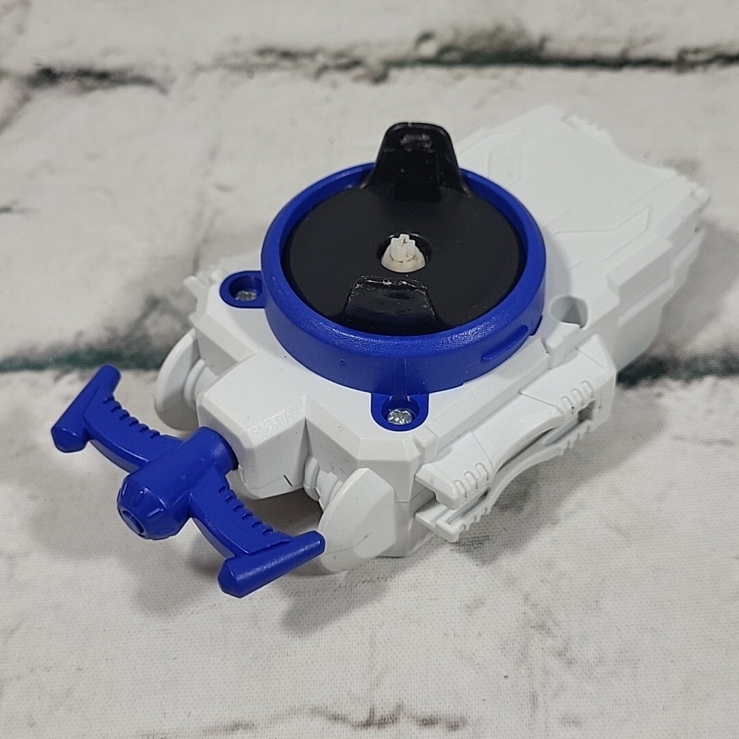 Beyblade Burst Left Spin String Pull Launchers Tomy Takara Lot Of 2 Red Blue