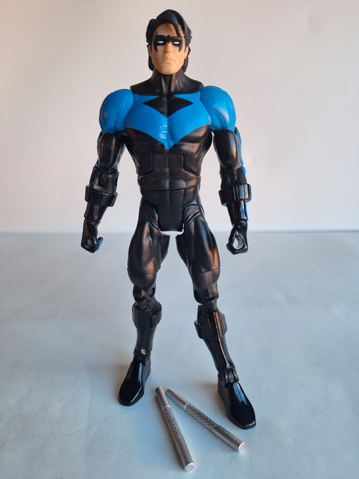 DC Universe Classics Nightwing With Weapons Read Description