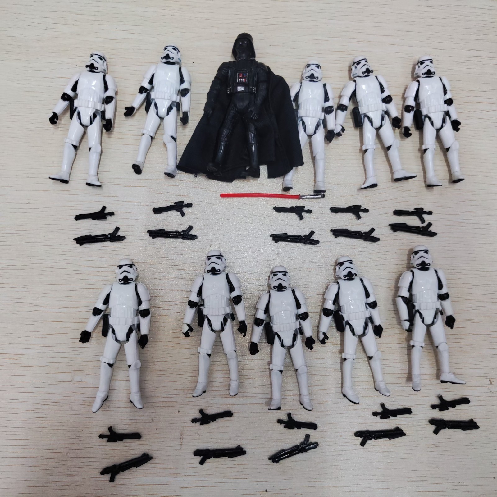 11pcs 3.75&Prime; Star Wars OTC Stormtrooper Darth Vader Action Figure + 20 Blasters
