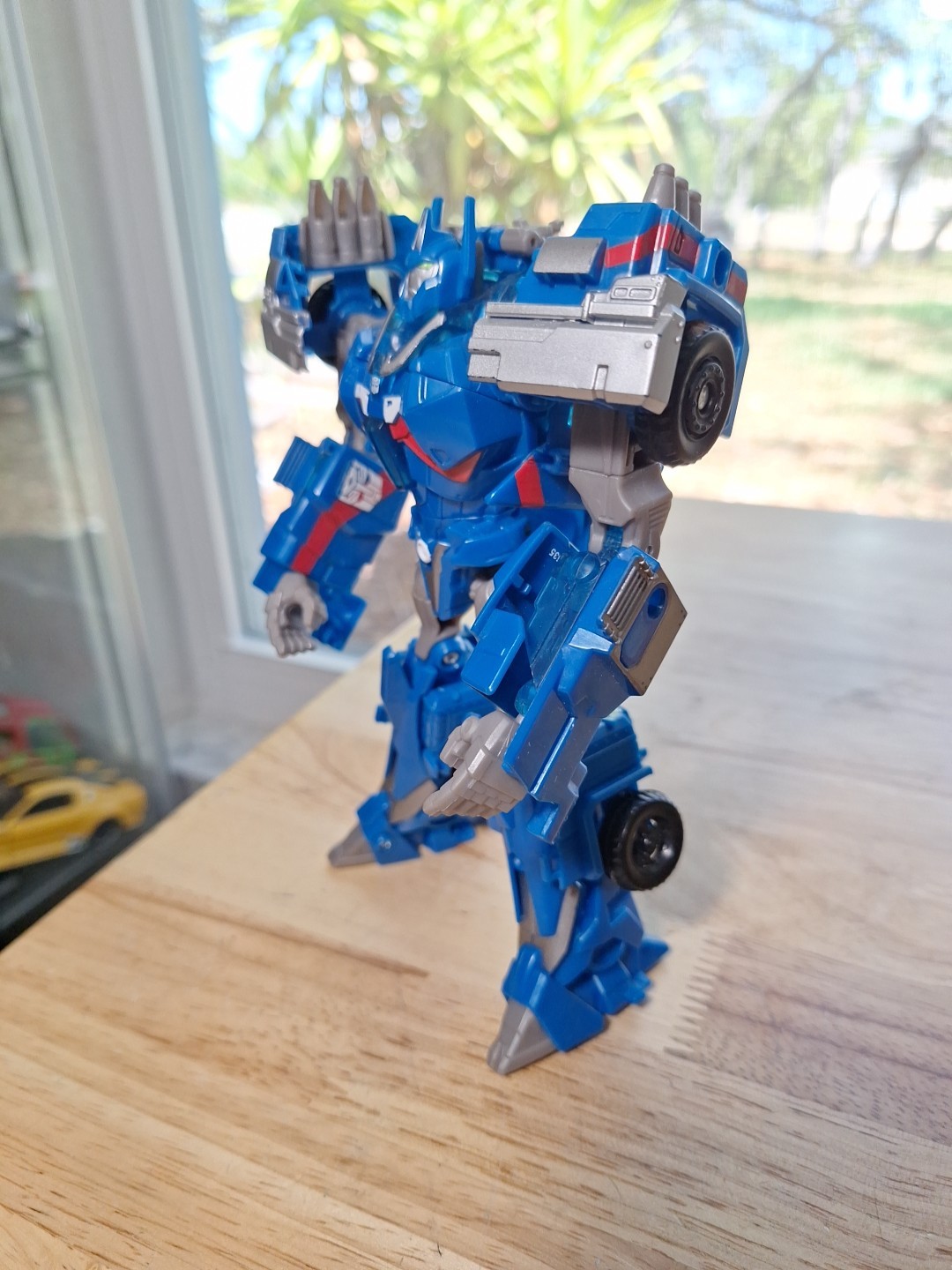 Hasbro Transformers Prime Robots in Disguise Rid Voyager Ultra Magnus