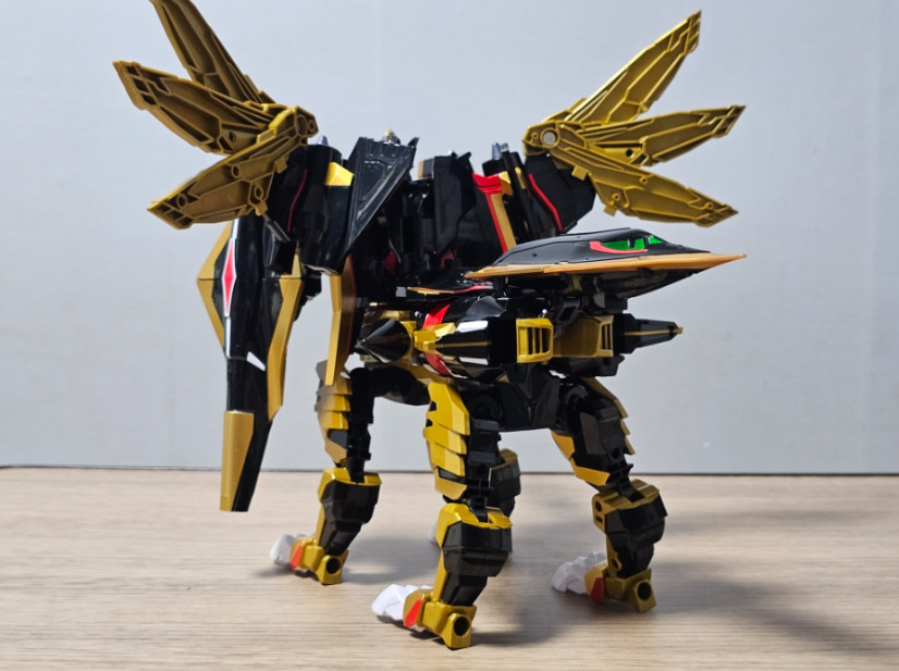 Metal Cardbot W Knight Gryphon Transforming Robot Action Figure Toy Korean Anime