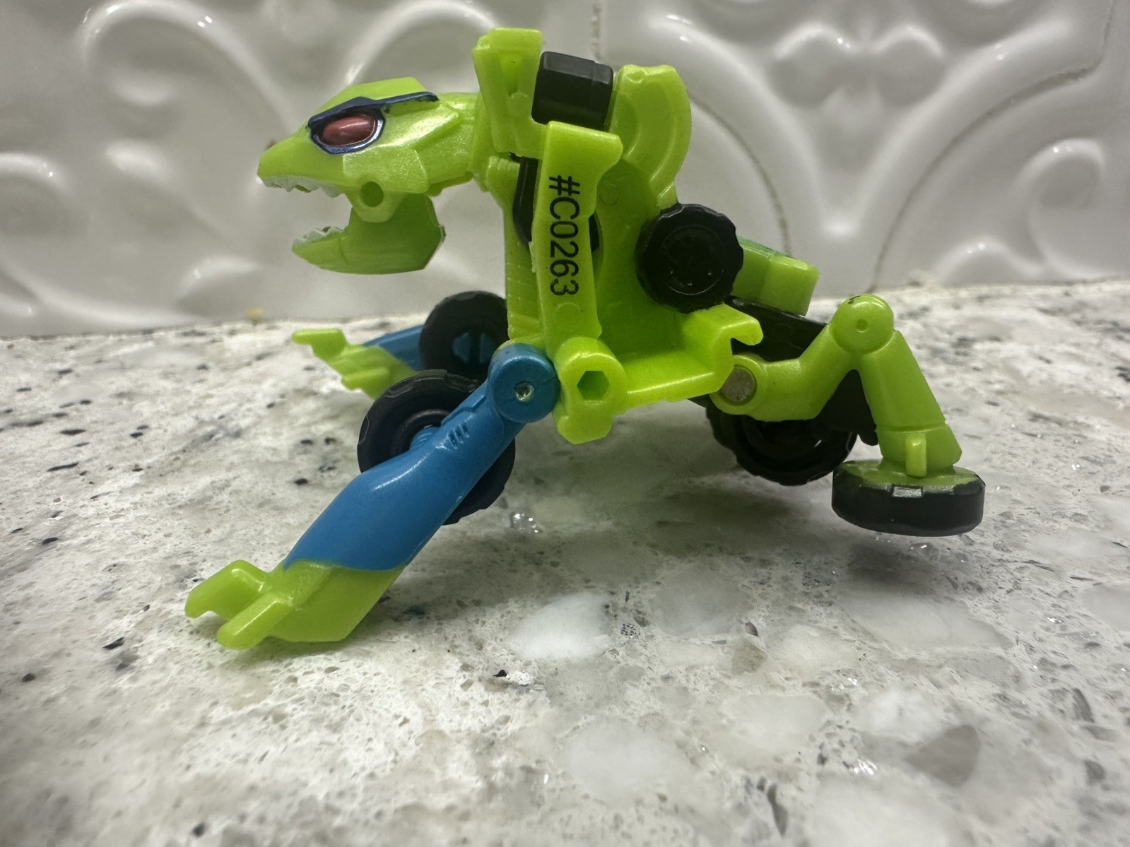 Transformers Robots In Disguise SPRINGLOAD Legion Rid 2015 Clash 2.5 » Figure