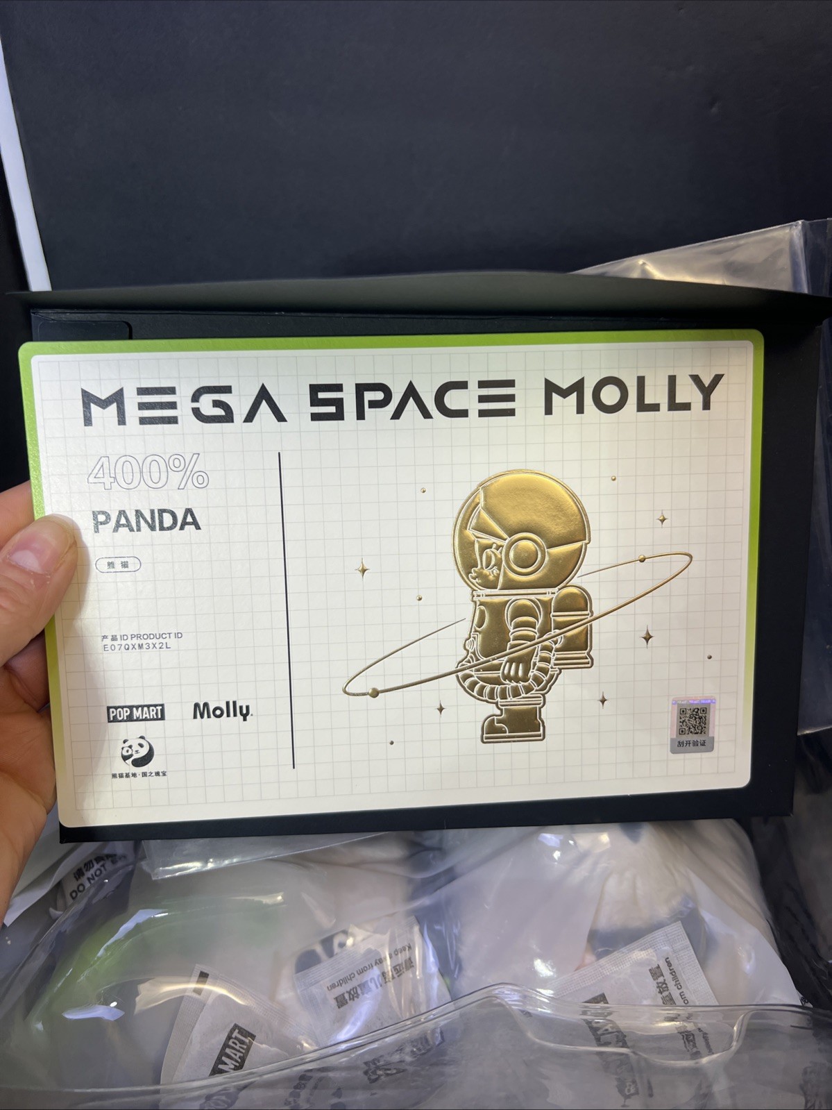 NEW Authentic POP MART Mega Space Molly 400% Panda Bear Doll Labubu Open box