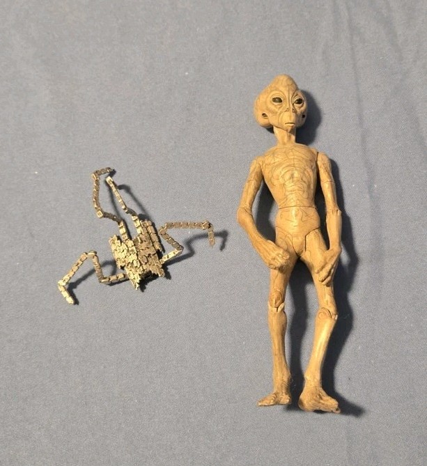 Rare Diamond Select Stargate SG-1 Thor Alien 2006 Series 2 Figure & Replicator