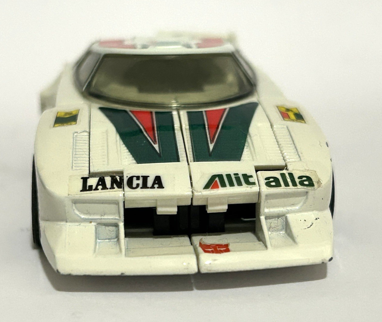 “Transformers” Wheeljack – Autobot Car, G1 (complete, not modern reissue)