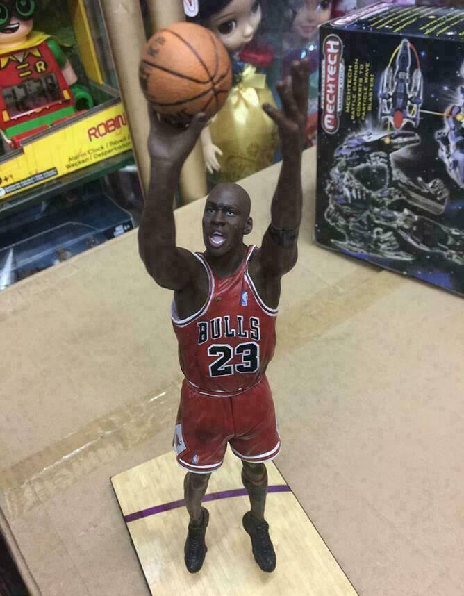 McFarlane Michael Jordan 1998 NBA Finals Winning Last Shot 8&Prime; Figure
