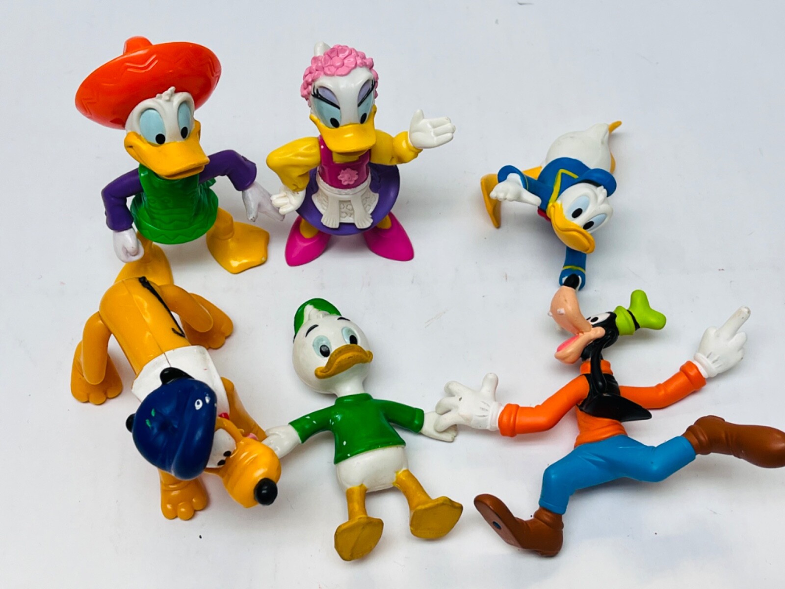 Disney Character Toy Figures Set with Donald & Daisy Duck, Pluto & Goofy BIN 12