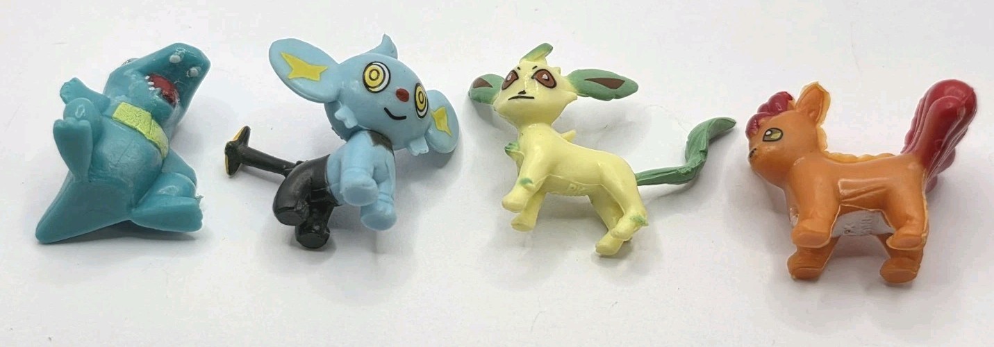 Pokemon Mini Figures 22 Piece Collection Approx 1 Inch Tall Mini Figure