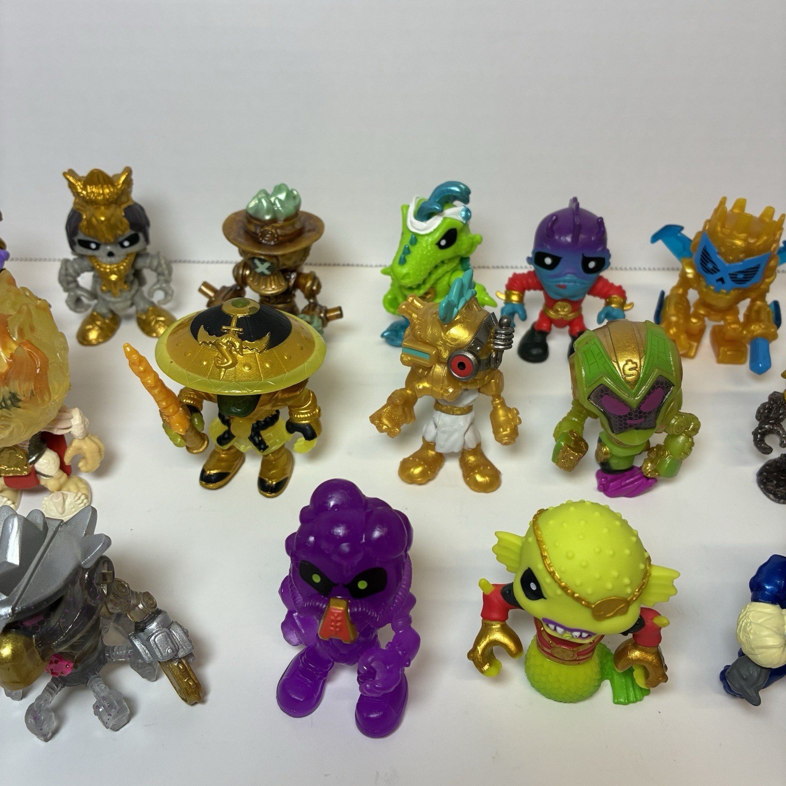 Large Lot of Treasure X Action Figures Moose Toys Aliens Robots Dinos Pirates