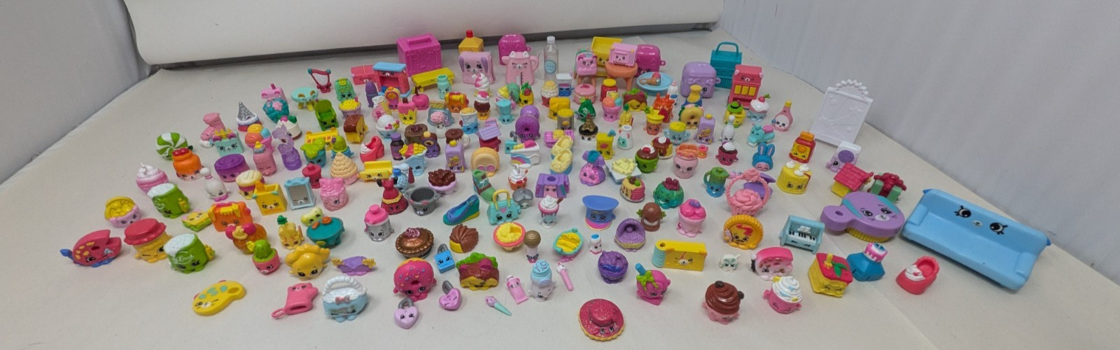 Shopkins Collection 180 Peices various types accessories