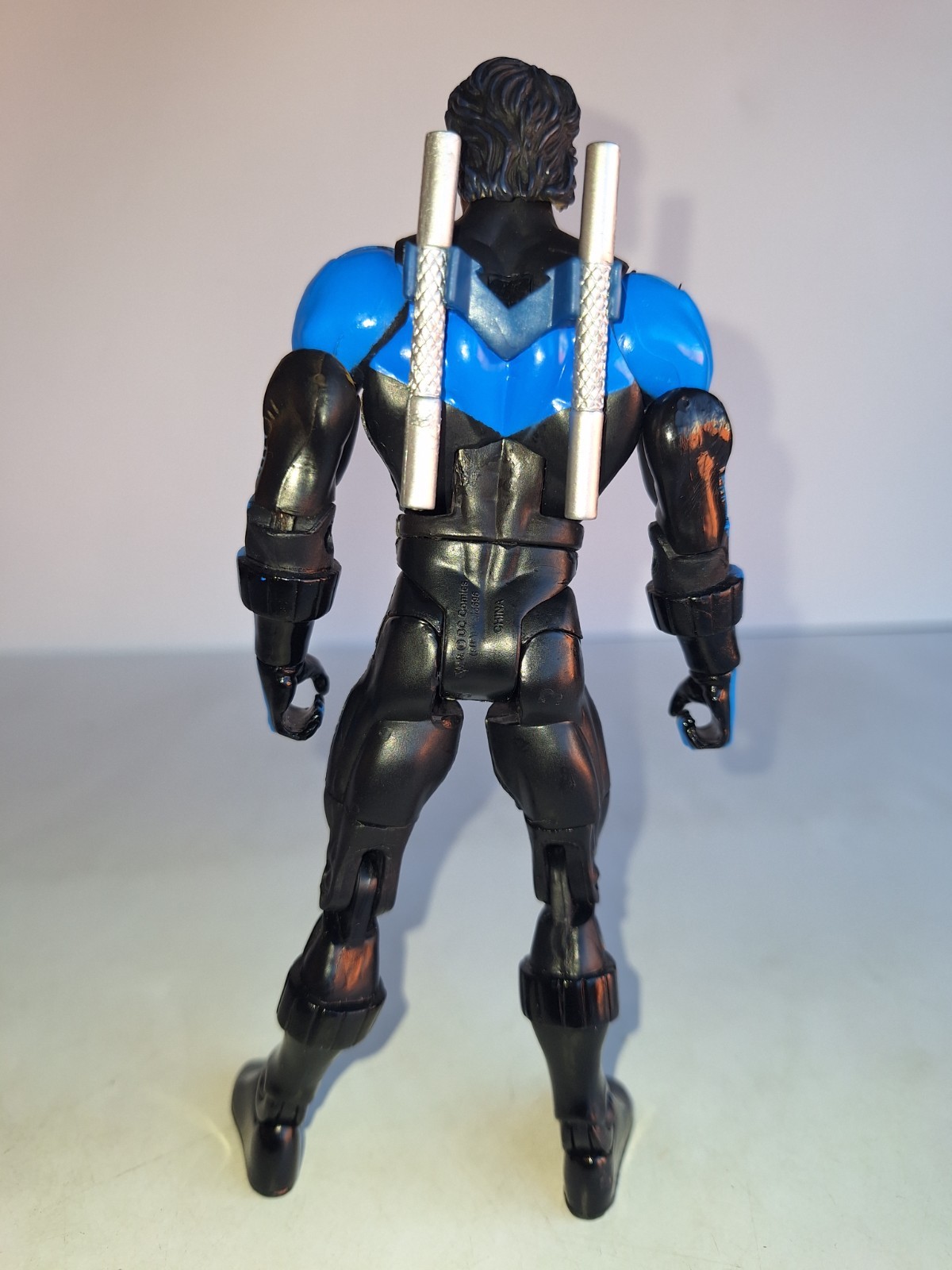 DC Universe Classics Nightwing With Weapons Read Description