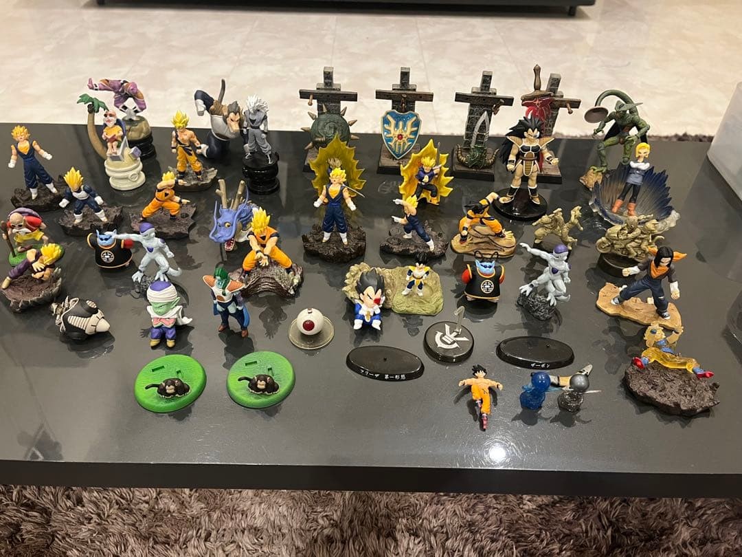 Dragon Ball Figures Lot with Case – Collectible Anime Merchandise Age14+ A208