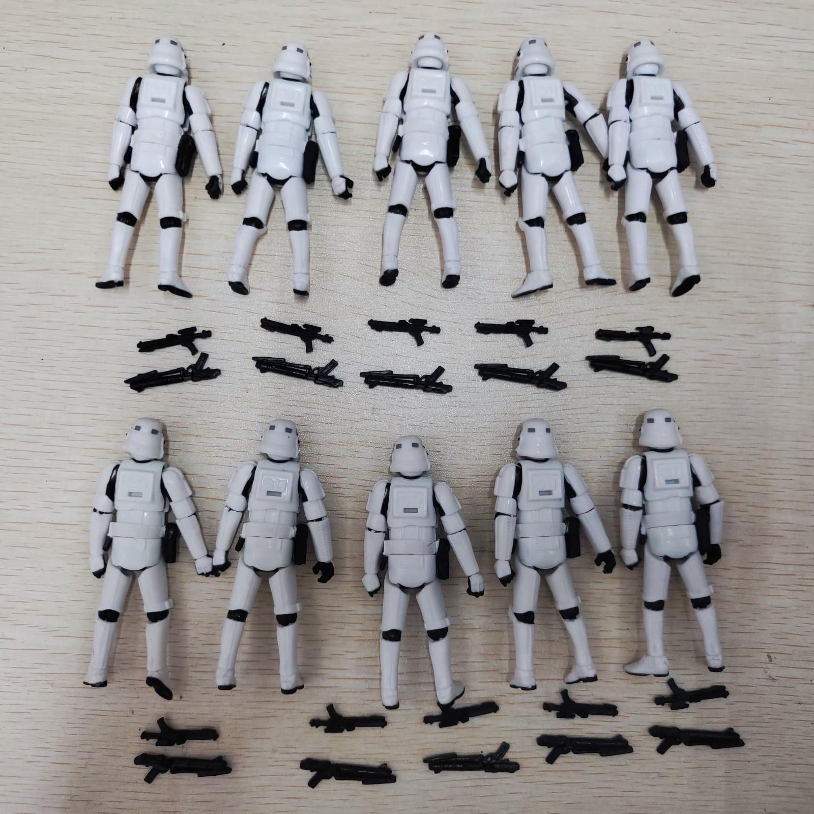 10pcs 3.75&Prime; Star Wars White Stormtroopers Action Figures + 20pcs Blaster