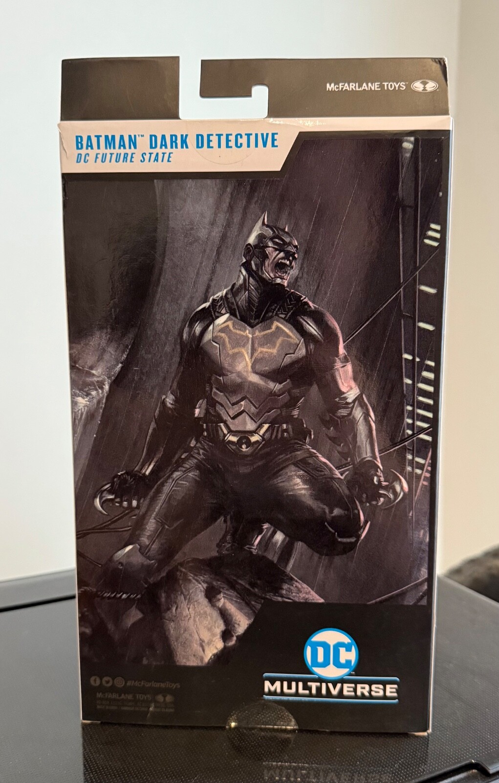 McFarlane Toys DC Multiverse Gold Label Batman Dark Detective DC Future State