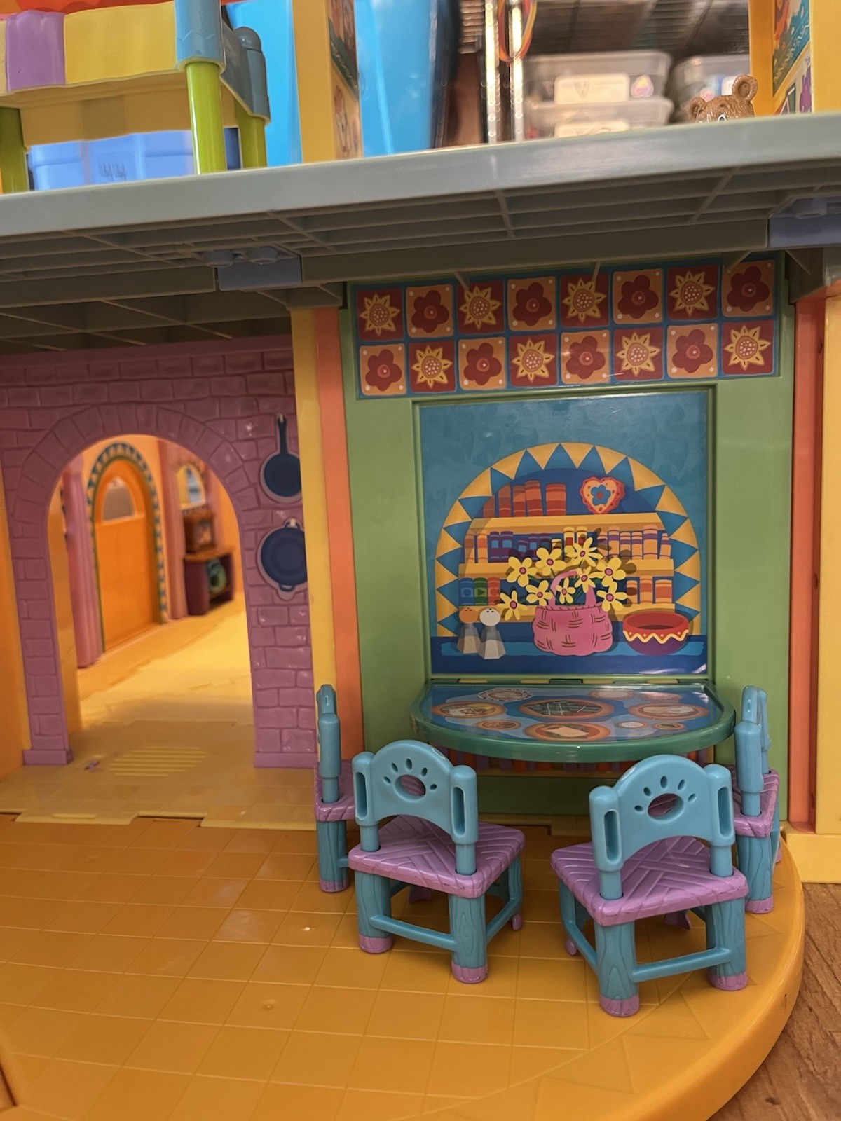 Dora The Explorer Talking Pop Up Play House 2003 With Family Figures & Furniture
