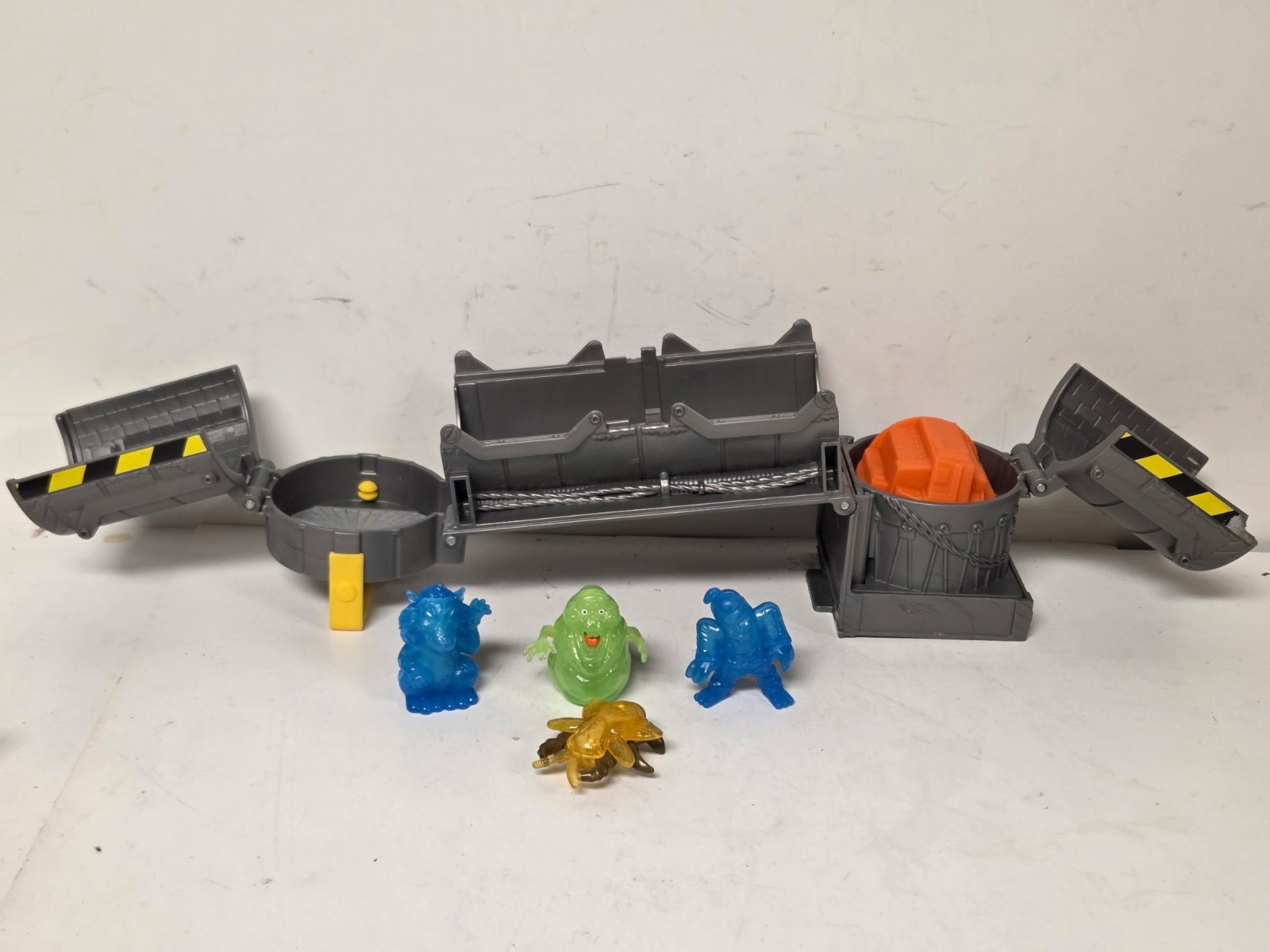 2016 Ghostbusters Ghost Trap Playset & Figures