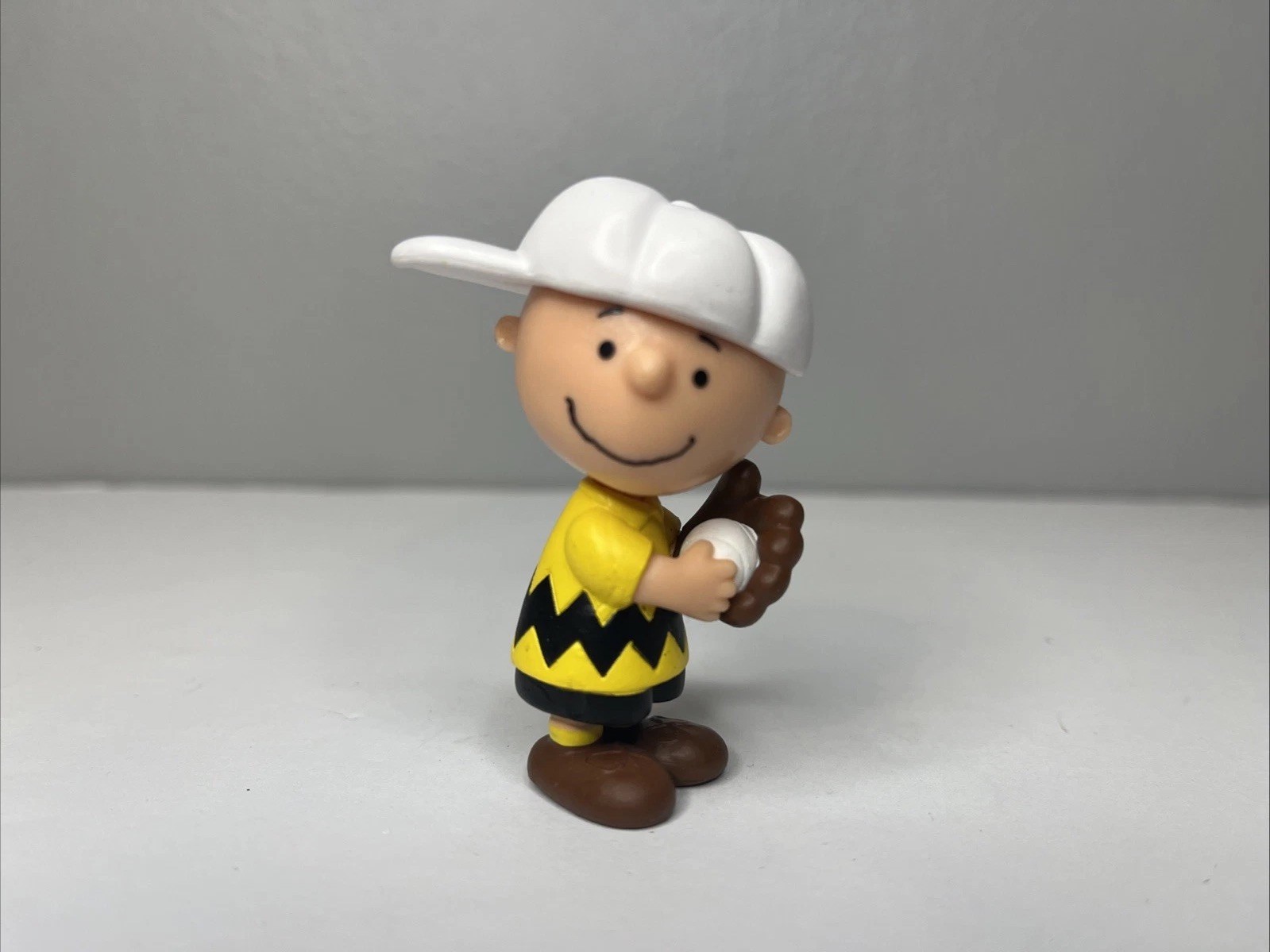 Charlie Brown Peanuts Gang Mini Figure Just Play Baseball Chuck Sports PVC