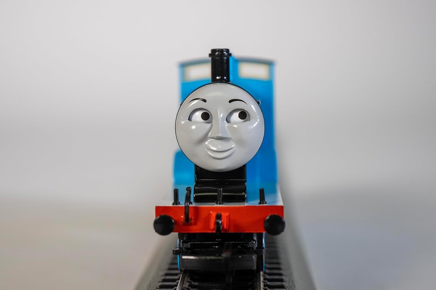 Thomas & Friends Edward Engine w/ Moving Eyes – HO Scale*