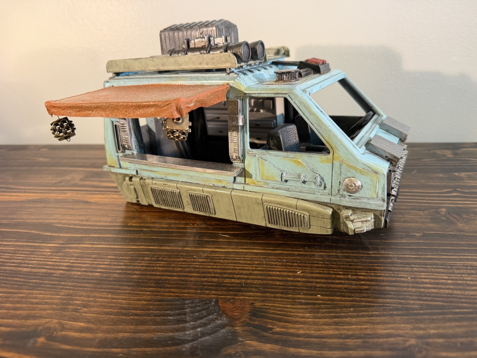 custom painted Sci Fi Food Truck star wars 3.75 scale vehicle by SILLOF