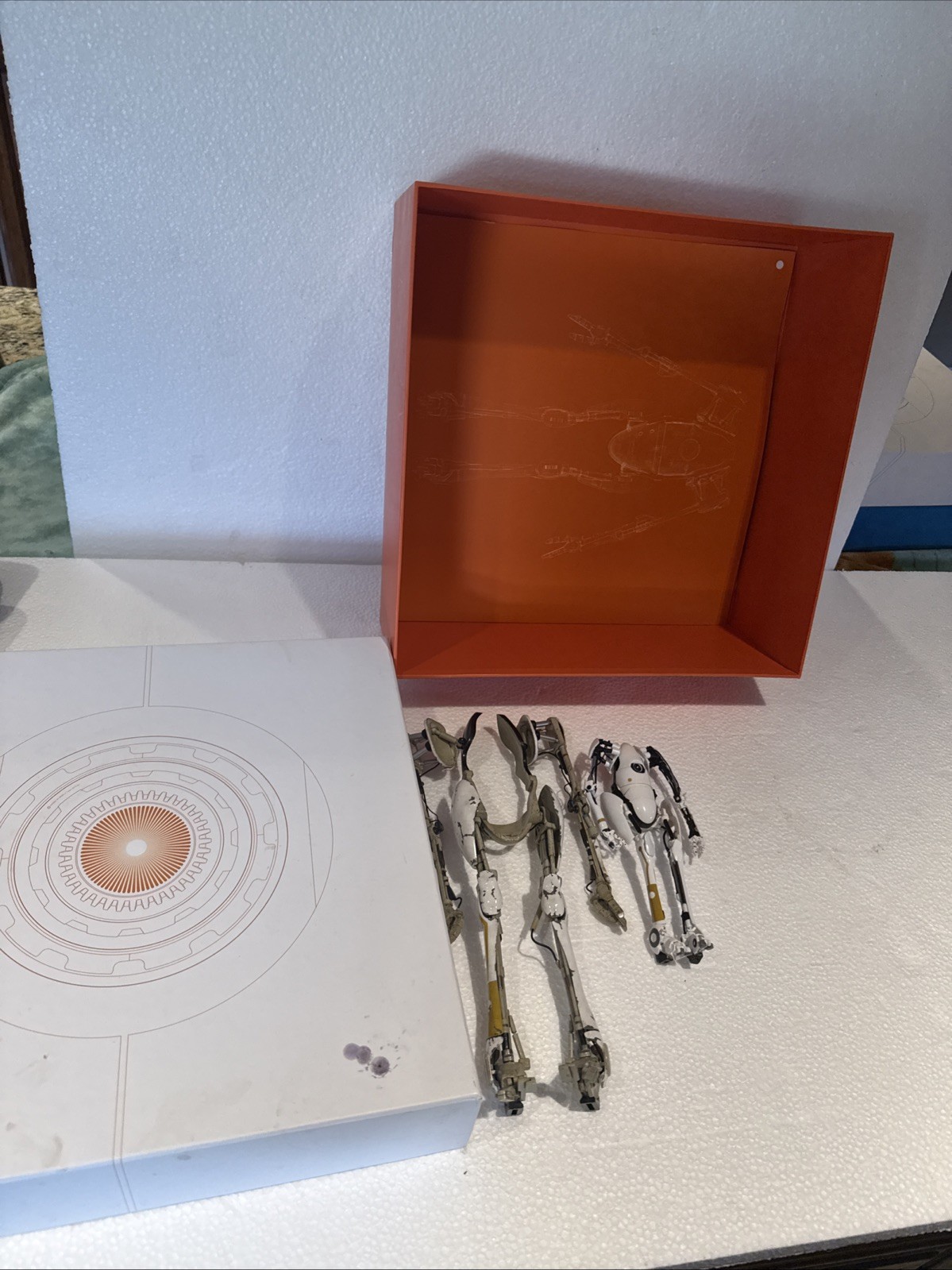 3A ThreeA Portal 2 P-Body 1/6 Figure Retail Version Not Complete