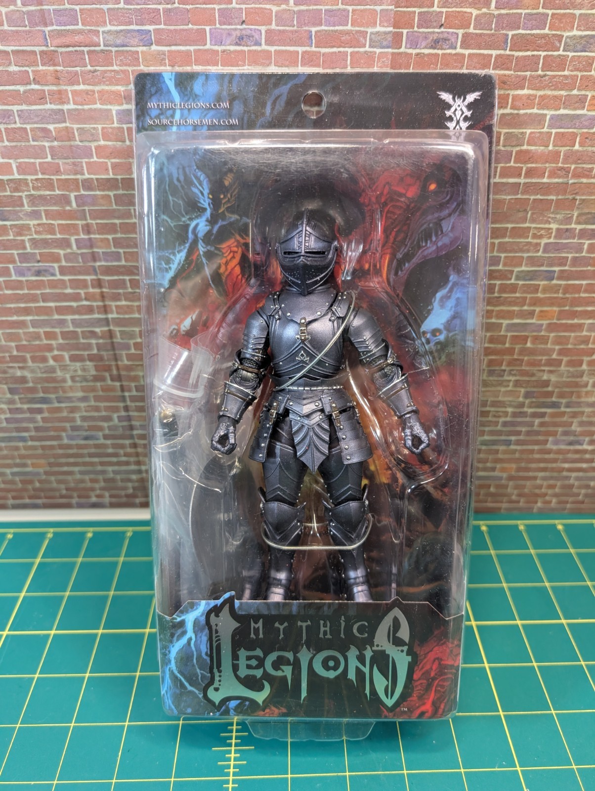 Mythic Legions Four Horsemen Purple Armory Knight « NEW & I SHIP DAILY »