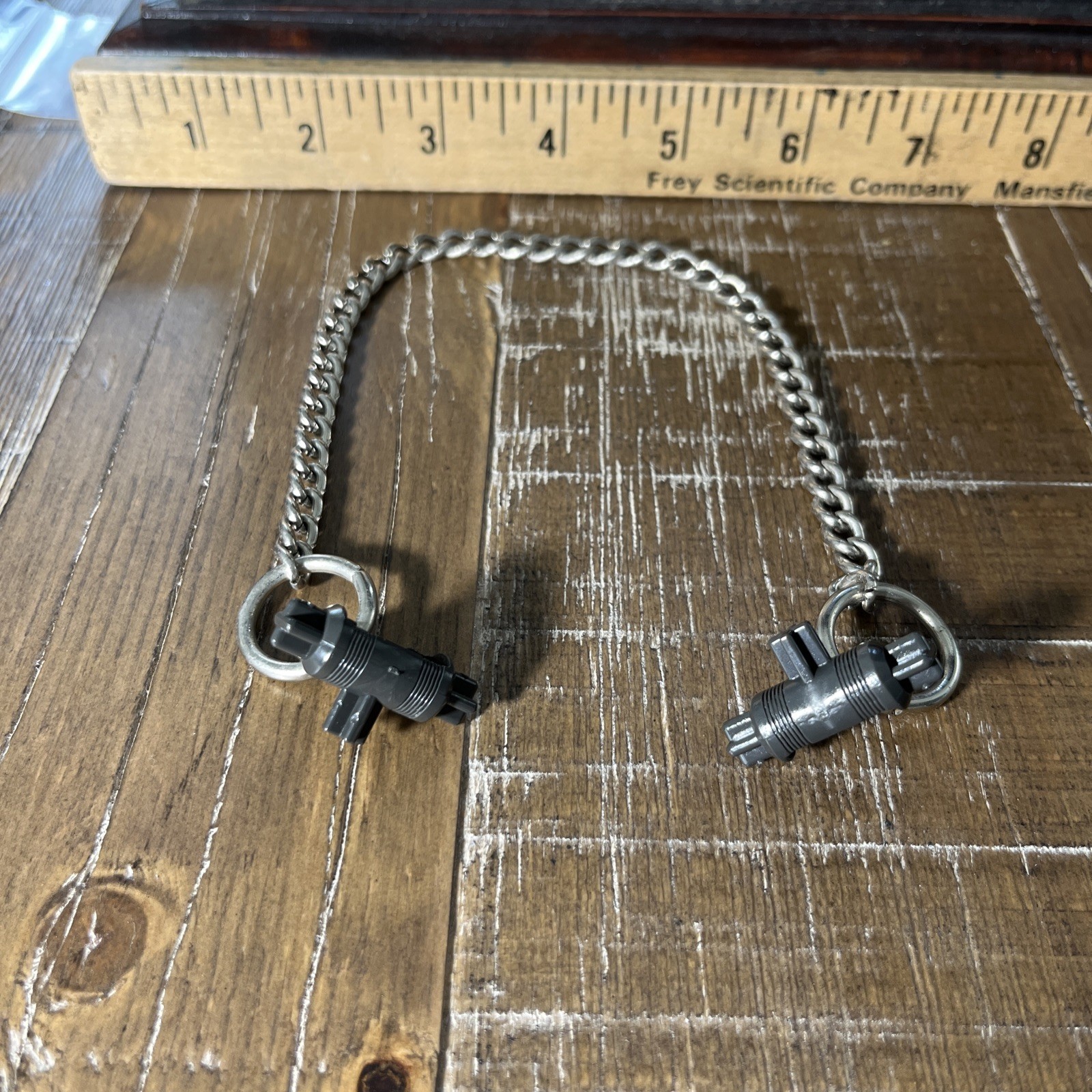 Mighty Morphin Power Rangers Titanus Megazord Control Reins Chain Part