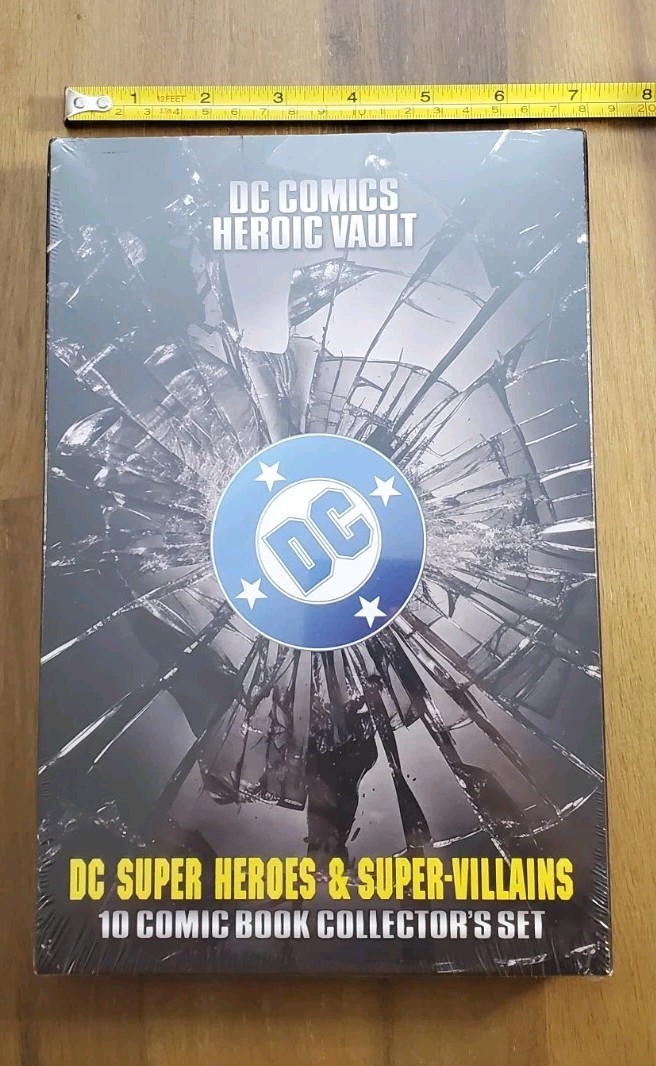 DC Comic Heroic Vault Super Heroes &Super-Villains 10 Comic Book Collector&rsquo;s Set