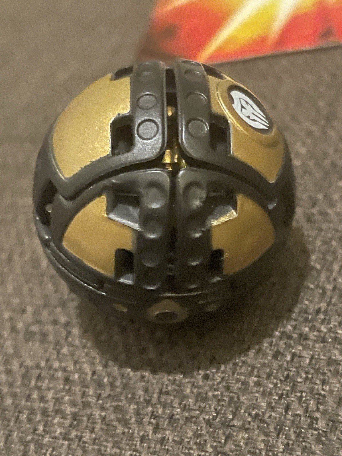 Bakugan Bronze Attack B2 Darkus Gold Black Fortress 650G Read Description