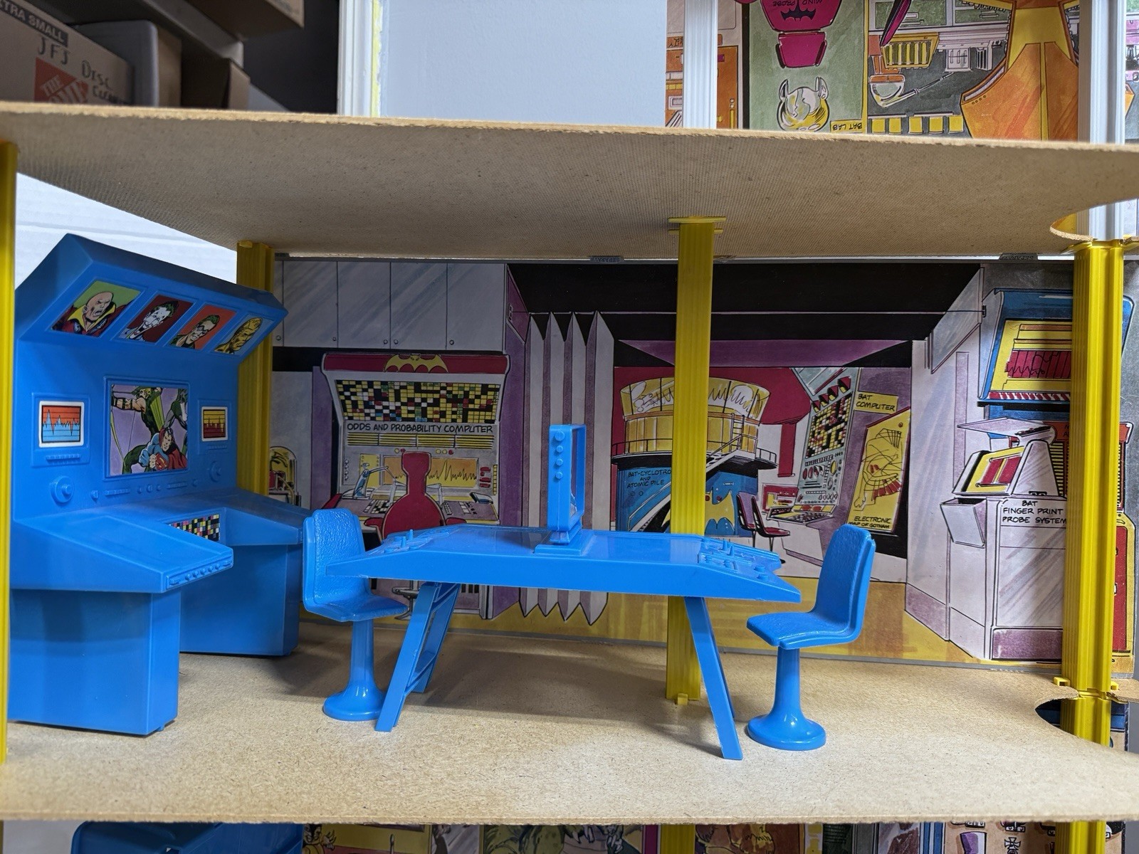 Batman&rsquo;s Wayne Foundation 98% Complete 1977 Mego Playset (READ DESC)