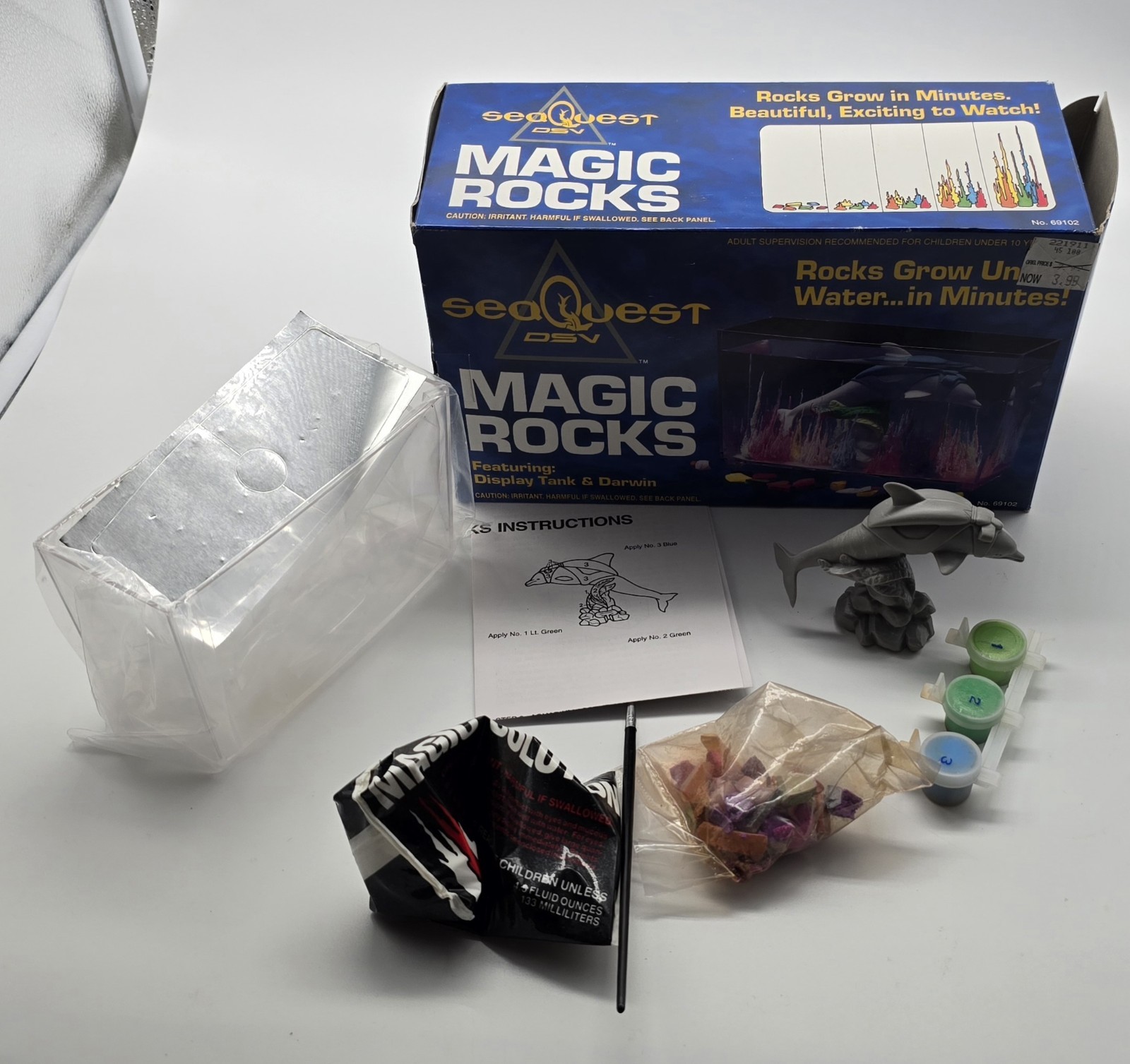 SeaQuest DSV Darwin Dolphin Magic Rocks Model Display Tank Unused Vintage 1993