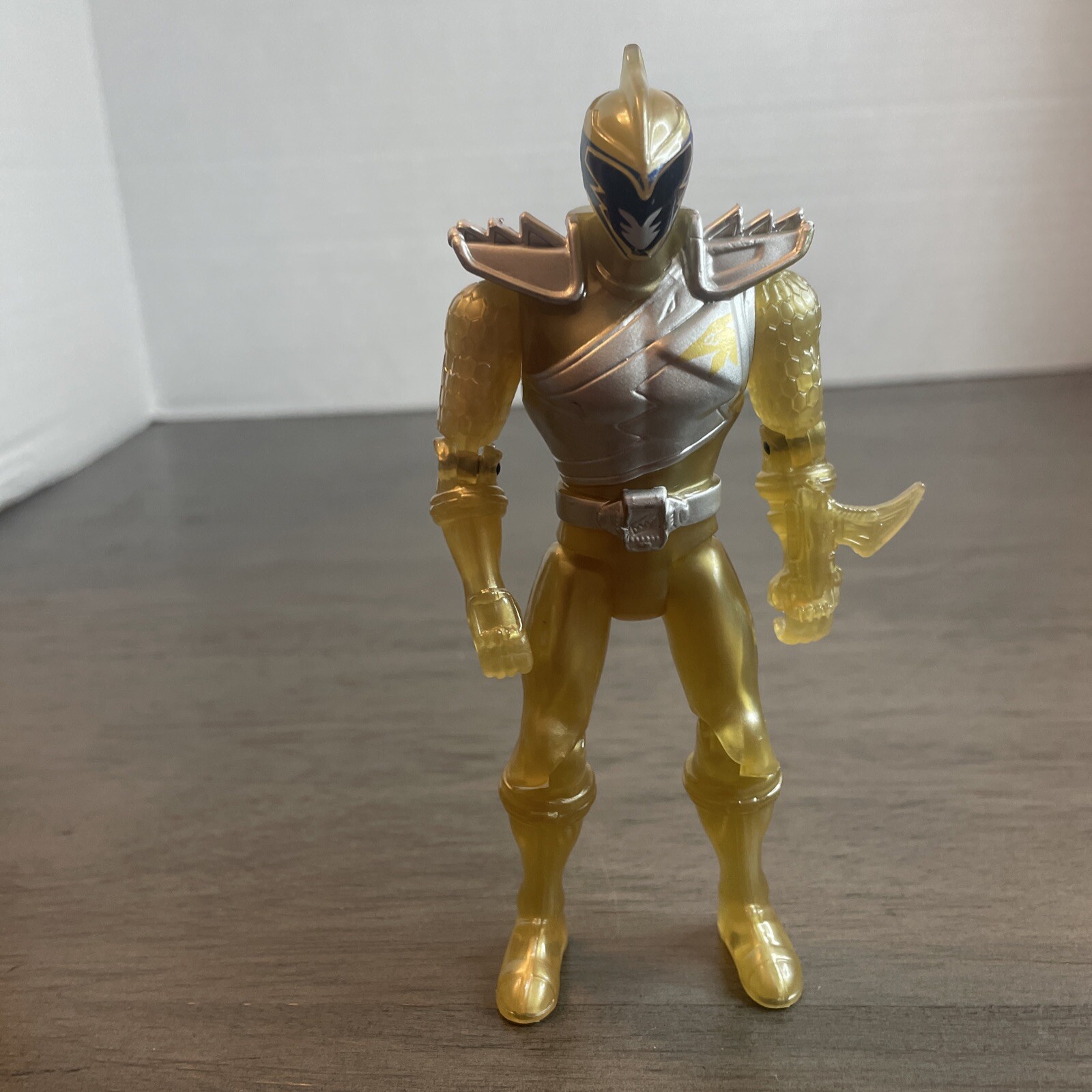 Power Rangers Dino Super Charge Dino Cycle Gold Ranger