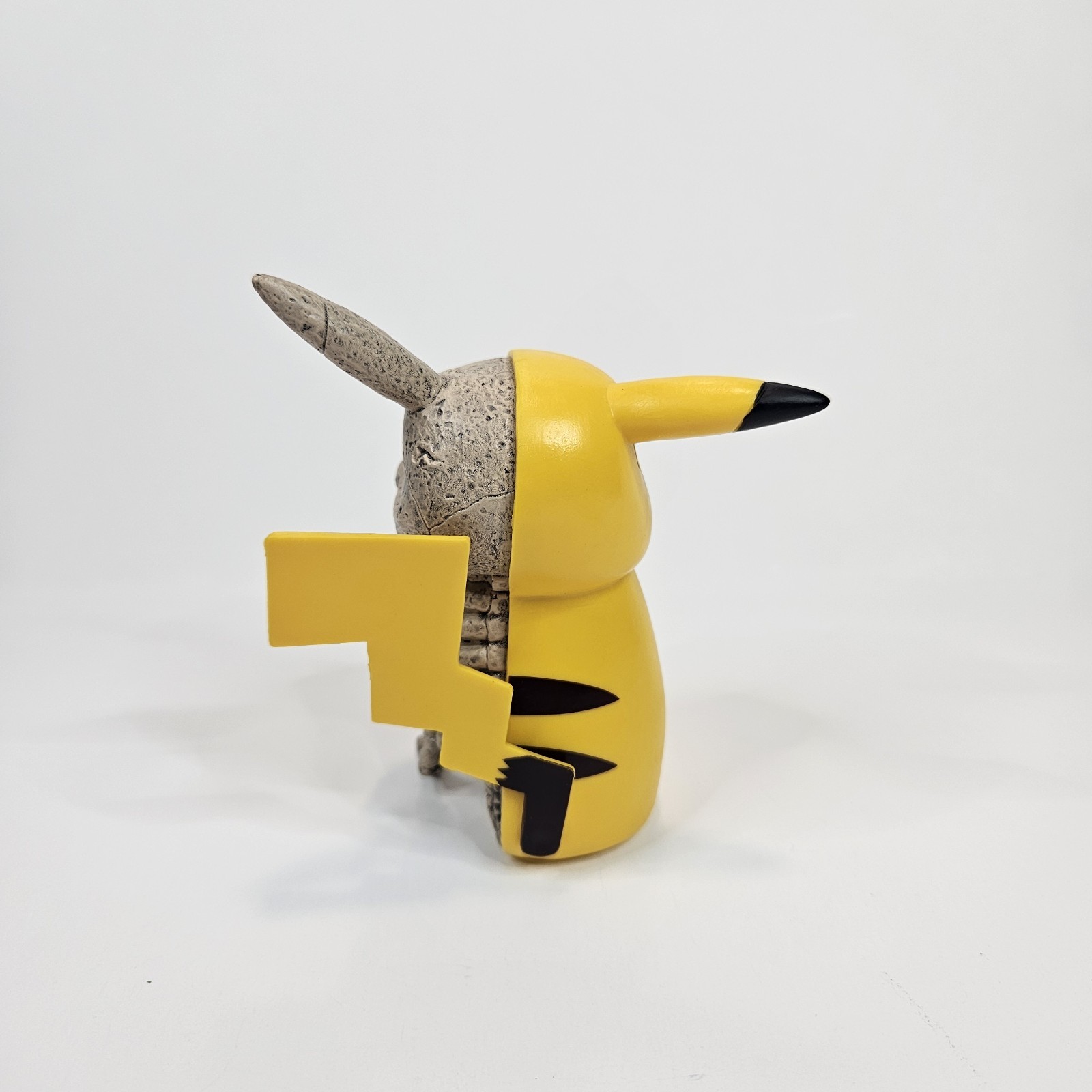 Nintendo Pokémon Pikachu Half Skeleton Figure 2019 Very Rare SEE DESCRIPTION