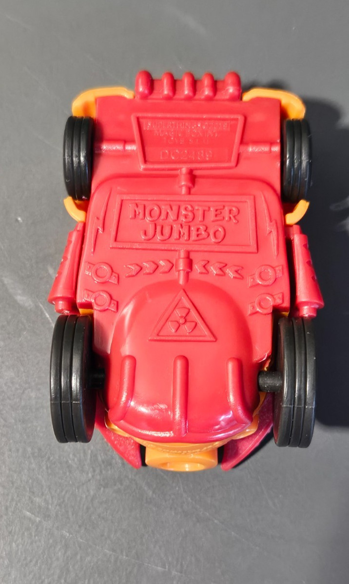Superzings Superthings Action Figures 1 inch. Super Zings lot of 30 + car