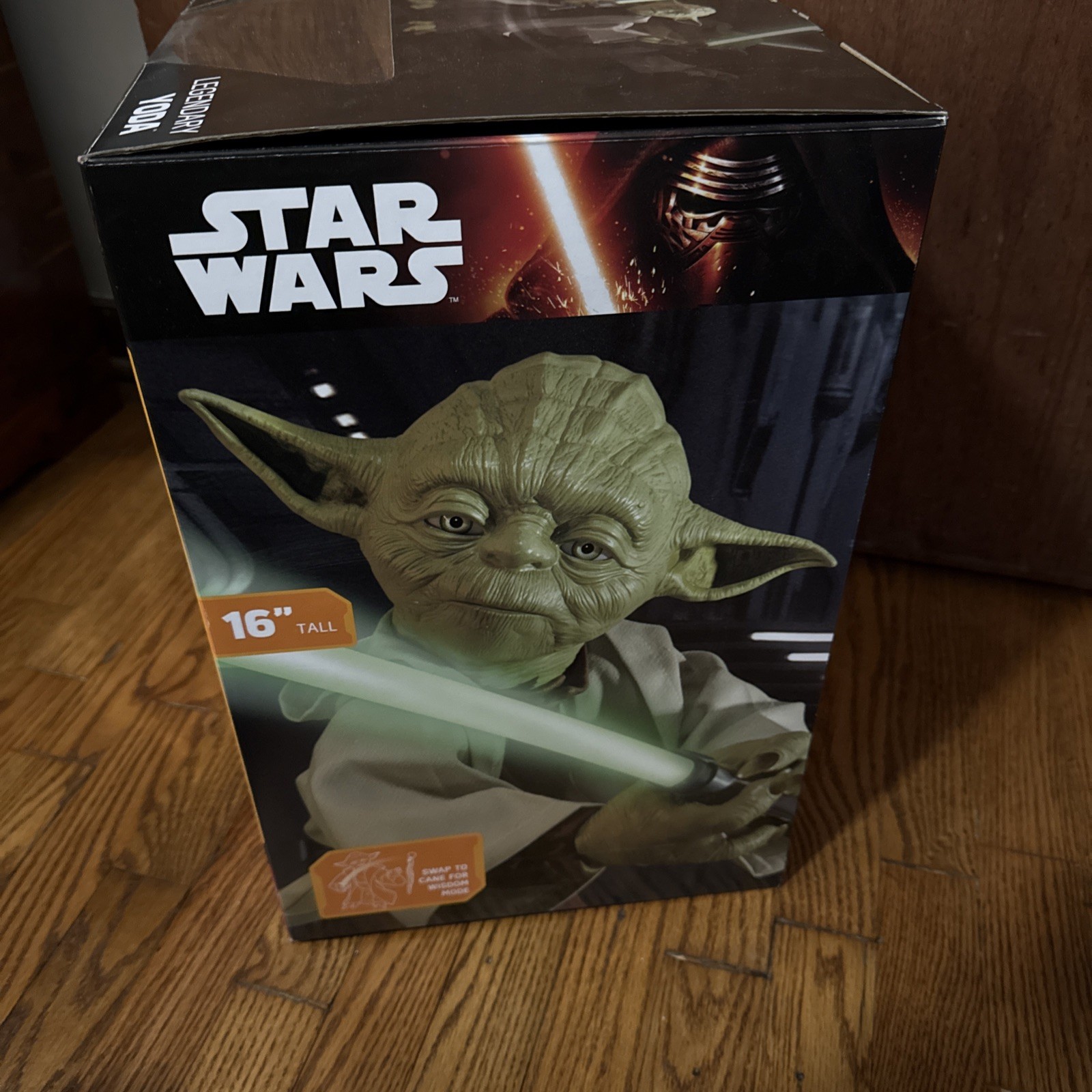 Star Wars Legendary Yoda. Fully interactive model, NEW in Box.