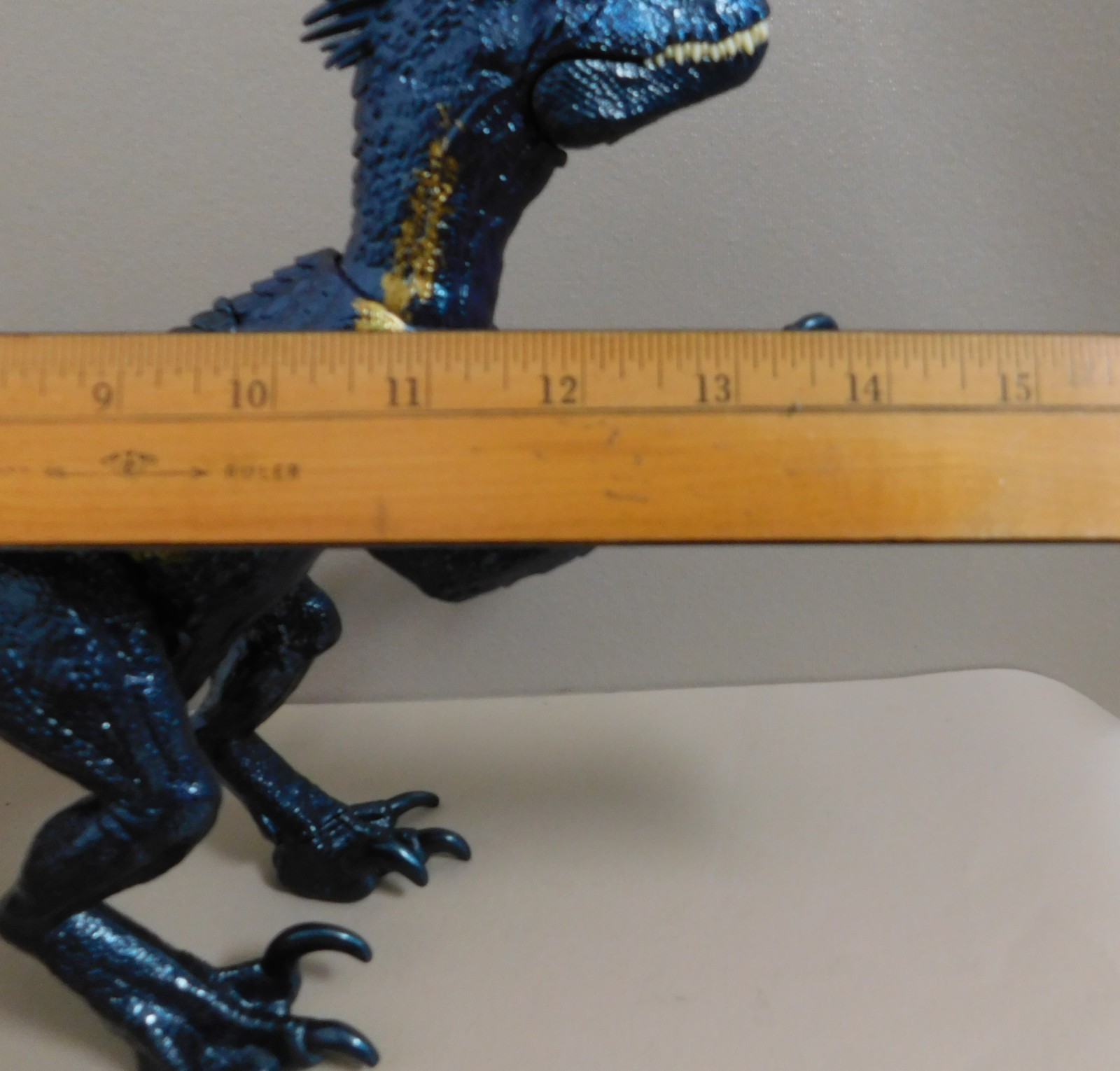 Jurassic World Track &lsquo;n Attack Indoraptor Action Figure Lights & Sounds Dinosaur