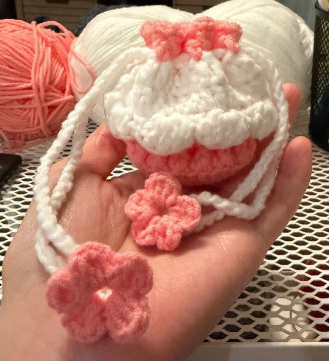Handmade Mini toy crochet Coin Purse White/Pink Floral