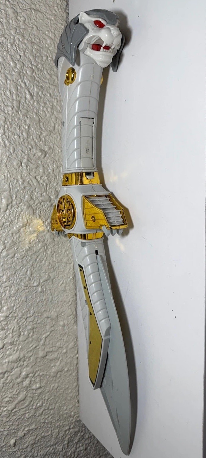 Bandai Mighty Morphin Power Rangers &rsquo;94 SABA The Talking Tiger Saber WORKS