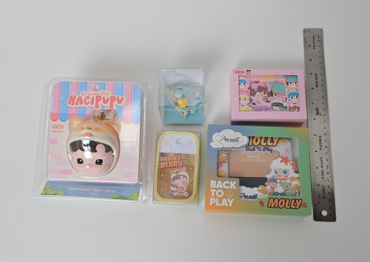 POP MART VARIOUS GOODIES HACIPUPU EARPHONE BAG & PICTURE FRAME NRFB