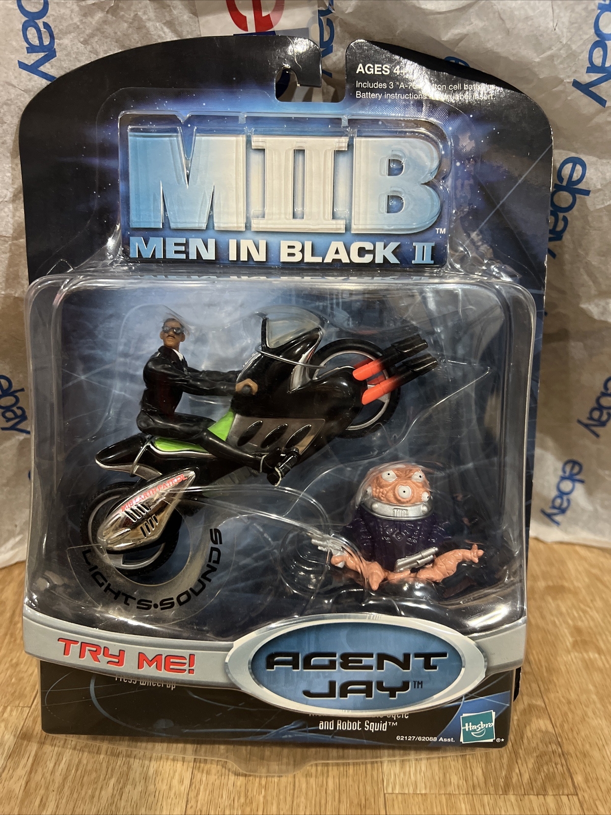MEN IN BLACK II 2 Agent Jay Cycle Robot Squid and Agent Kay MIB Alien