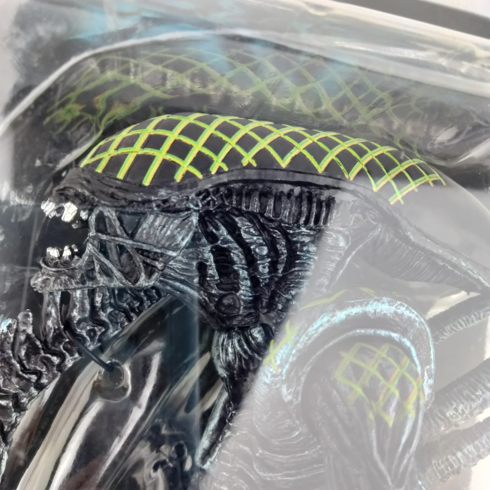 NECA AVP Alien vs Predator Grid Alien 12&Prime; 1:12 Series 7 Toy Action Figure – BNIB