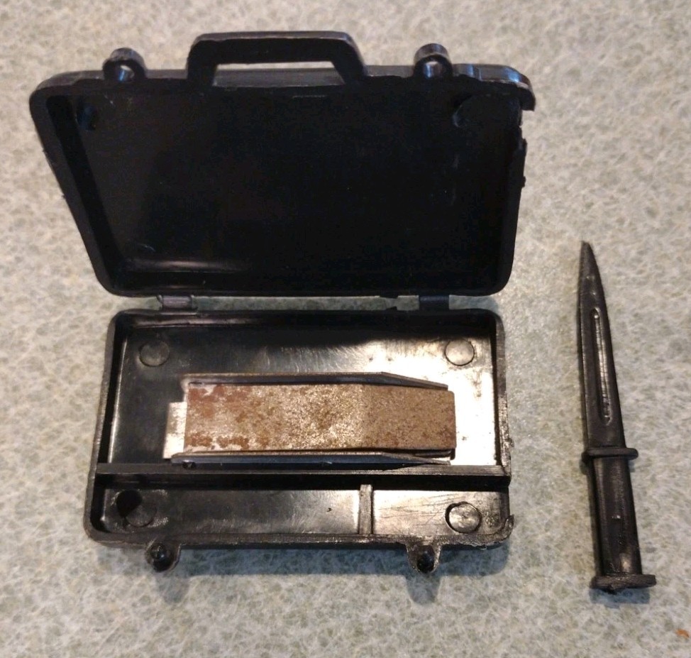 1960&rsquo;s Marx Johnny West Mike Hazard Double Agent Exploding Briefcase Good Cond