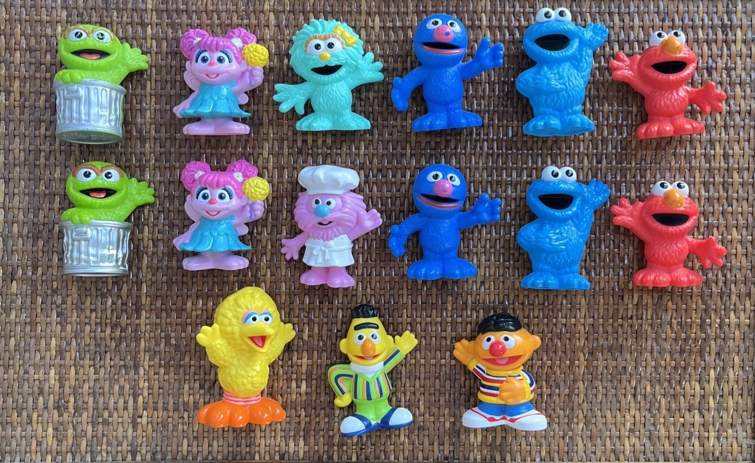 Sesame Street Workshop Hasbro Lot of 15 3&Prime; Plastic Figures (Assorted) 2013-2018