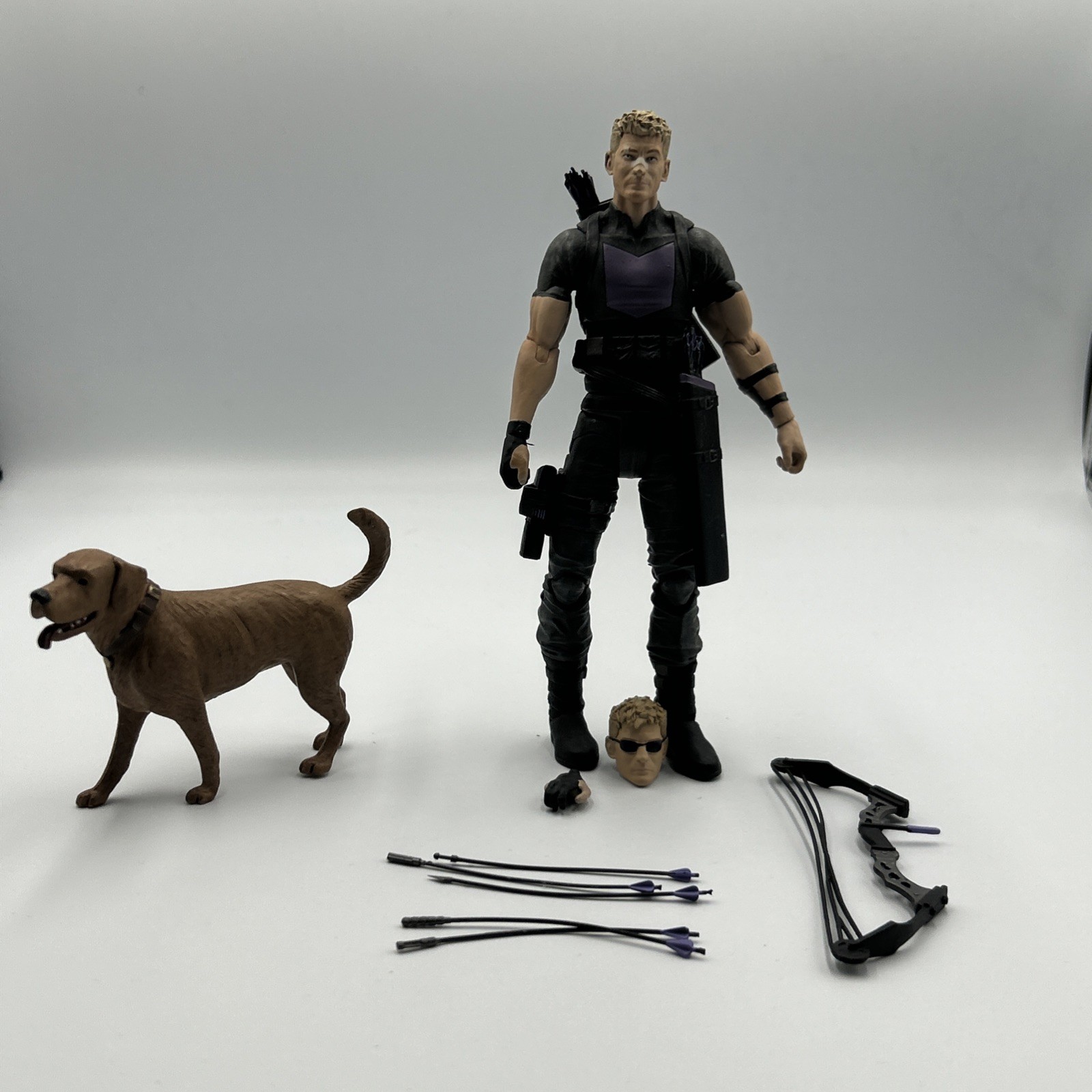 Marvel Select 2022 HAWKEYE Special Collector Edition Action Figure – PREOWNED
