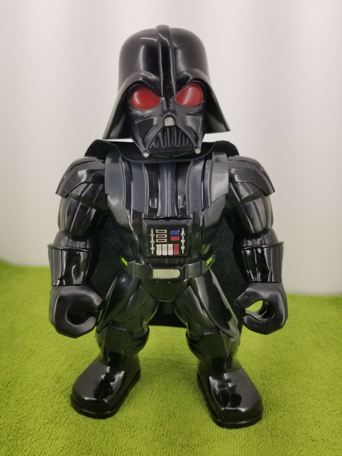 Darth Vader 10&Prime; Action Figure With Cape Star Wars Hasbro V3625B Moveable Toy